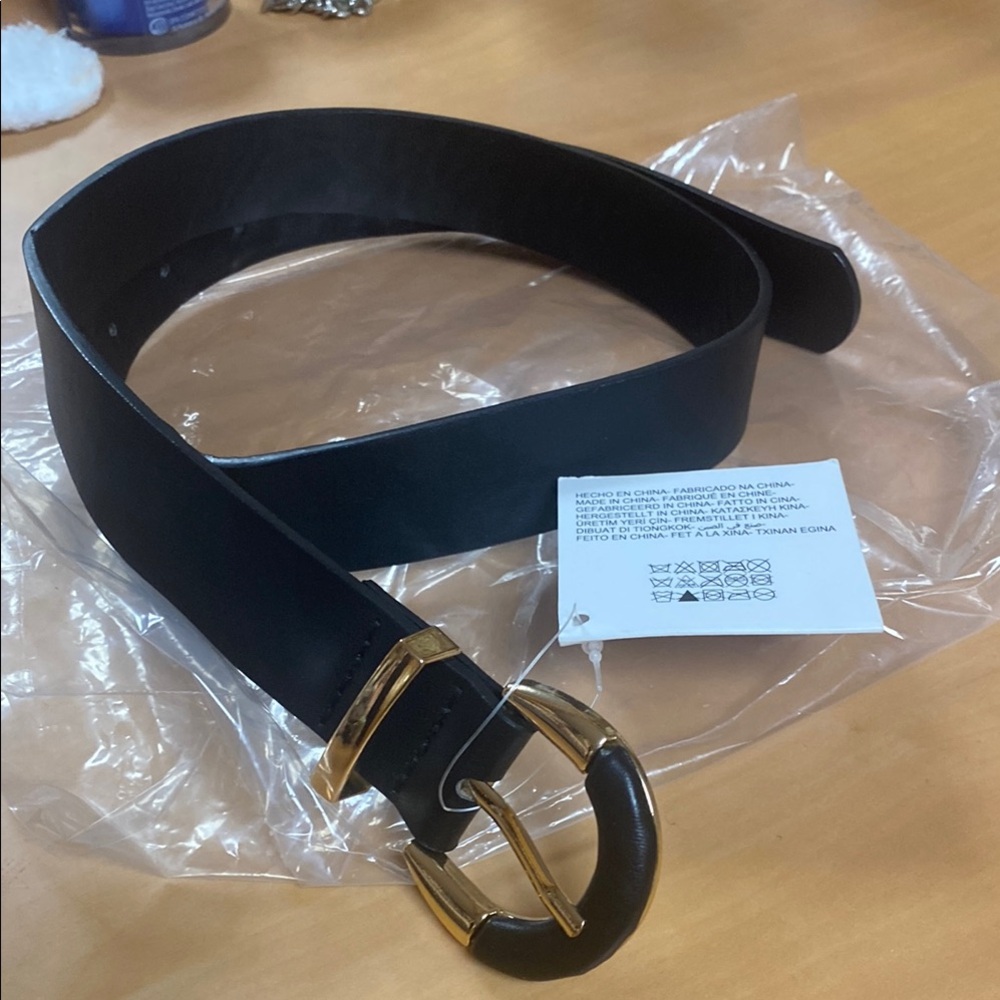 Zara     Collar belt Black Leather Belt with Gold Buckle